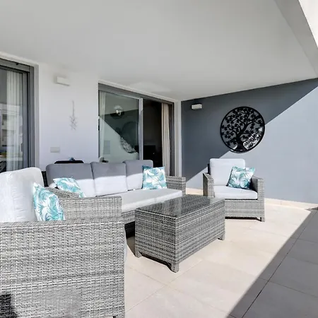Serenity Views * Εστεπόνα